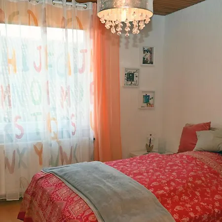 Grosse Ferienwohnung, 4x Zimmer, 2x Balkone In *
