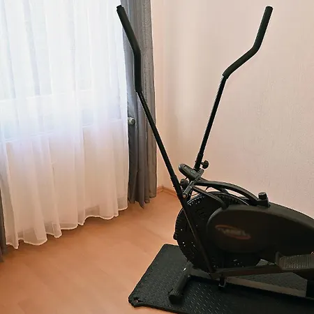 Grosse Ferienwohnung, 4x Zimmer, 2x Balkone In Isernhagen