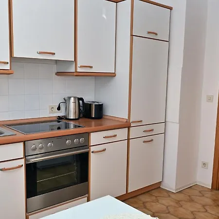 Grosse Ferienwohnung, 4x Zimmer, 2x Balkone In