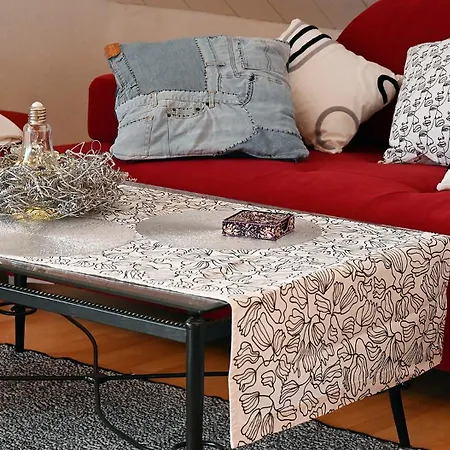 Grosse Ferienwohnung, 4x Zimmer, 2x Balkone In