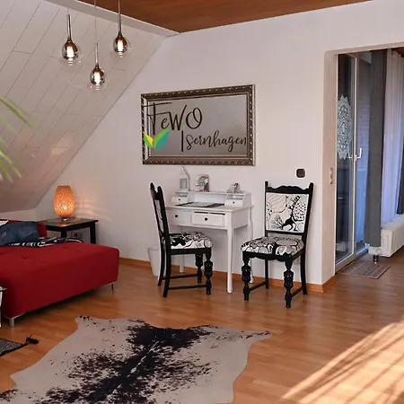 Grosse Ferienwohnung, 4x Zimmer, 2x Balkone In Isernhagen